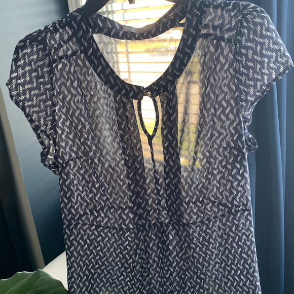 Smart Set Navy Sheer Blouse Sz Large - Picture 2 of 4